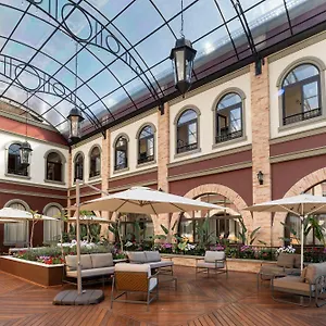 Luis Xv Inn